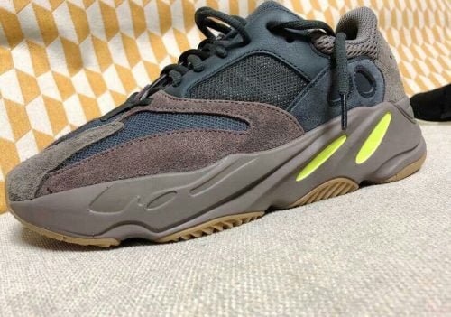 Yeezy  Boost 700 Mauve photo review