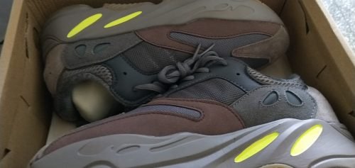 Yeezy  Boost 700 Mauve photo review