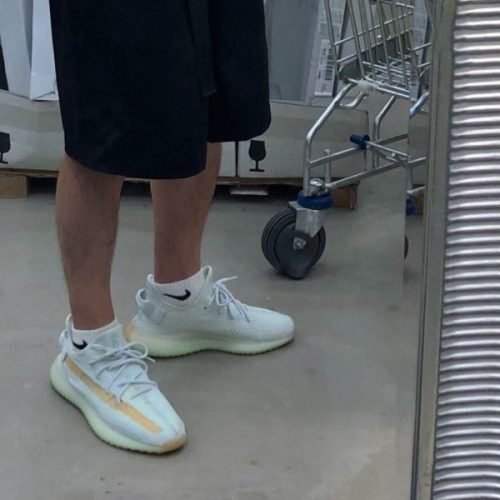 Yeezy 350 Boost V2 Hyperspace photo review