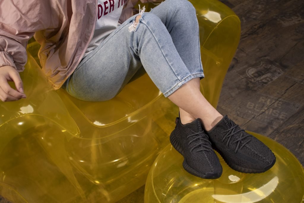 adidas-yeezy-350-boost-v2-black-AW3JC-37