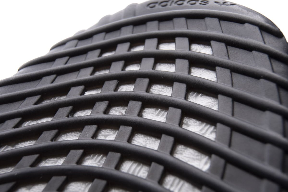 adidas-yeezy-350-boost-v2-black-AW3JC-5