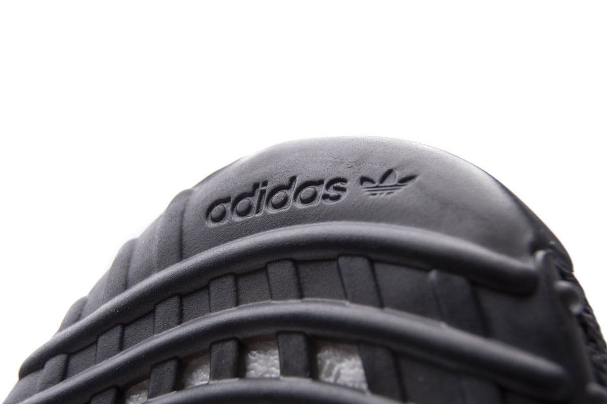 adidas-yeezy-350-boost-v2-black-AW3JC-6