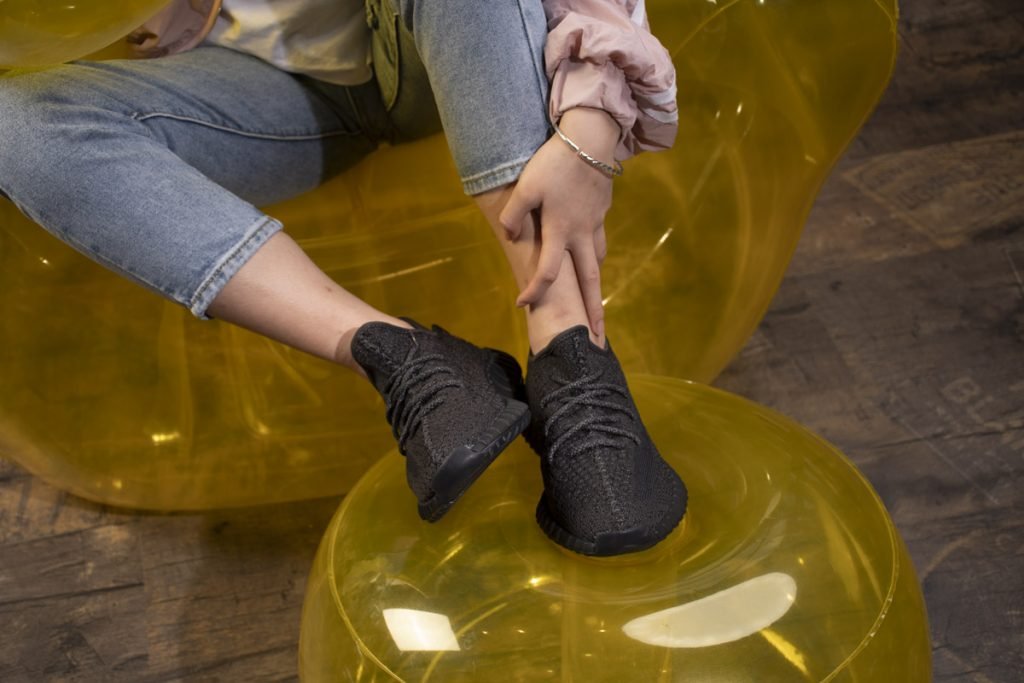 adidas-yeezy-350-boost-v2-black-AW3JC-7