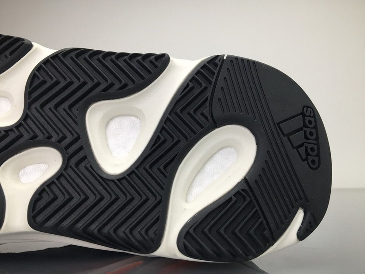 yeezy-boost-700-original-color-EF5RT-25