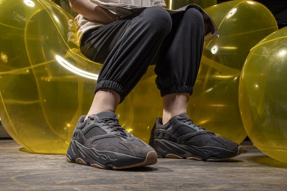 yeezy-boost-700-utility-black-ET5SP-31