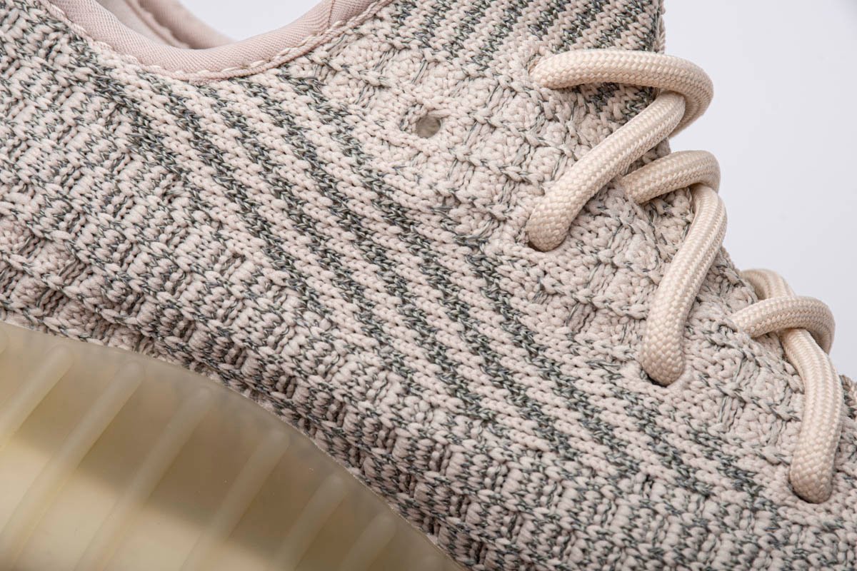 adidas-yeezy-350-boost-v2-citrin-reflective-AV3UY-15