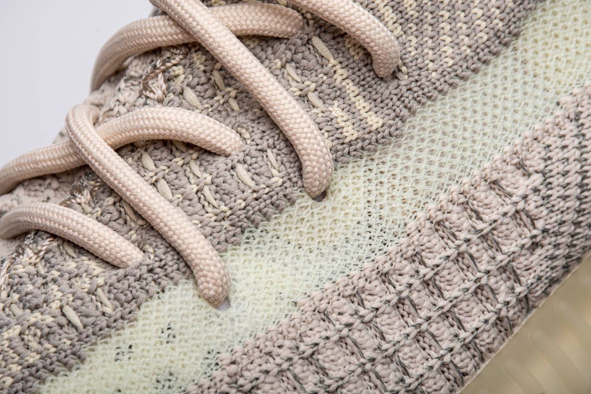 adidas-yeezy-350-boost-v2-citrin-reflective-AV3UY-23