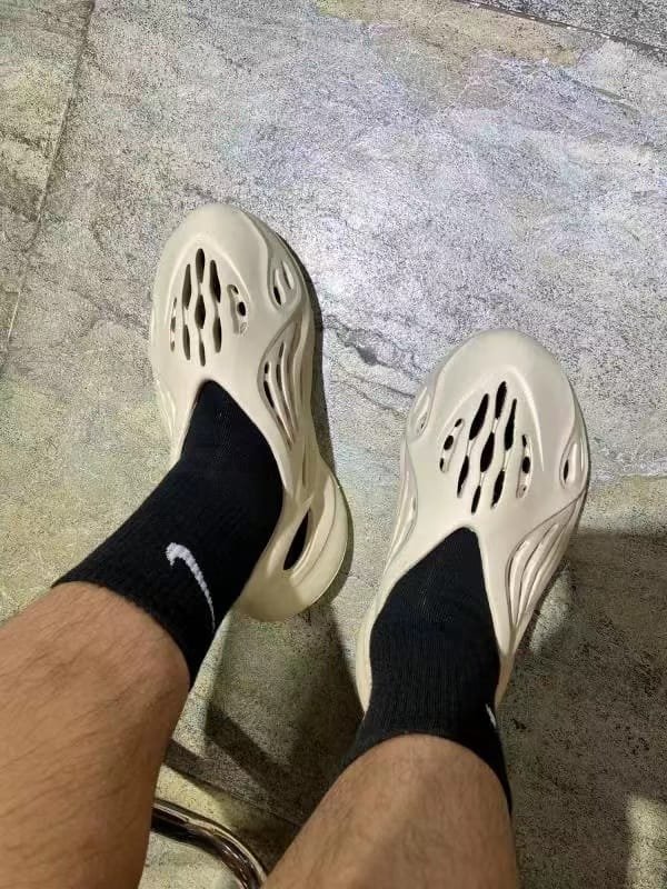 Yeezy Foam Runner 'Sand' photo review