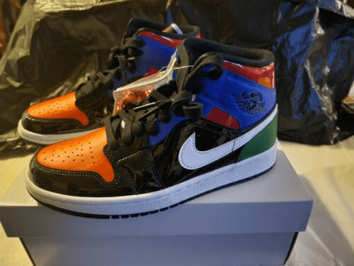 Wmns Air Jordan 1 Mid SE Multi Patent photo review