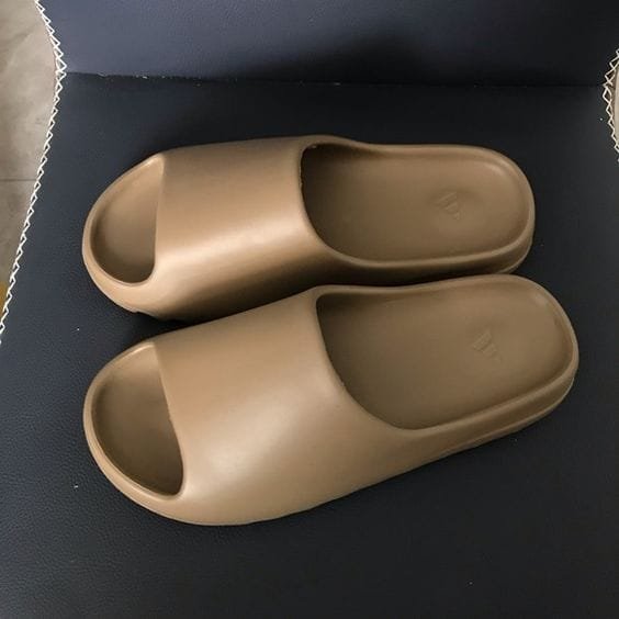 Yeezy Slides Core photo review