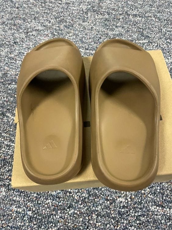 Yeezy Slides Core photo review