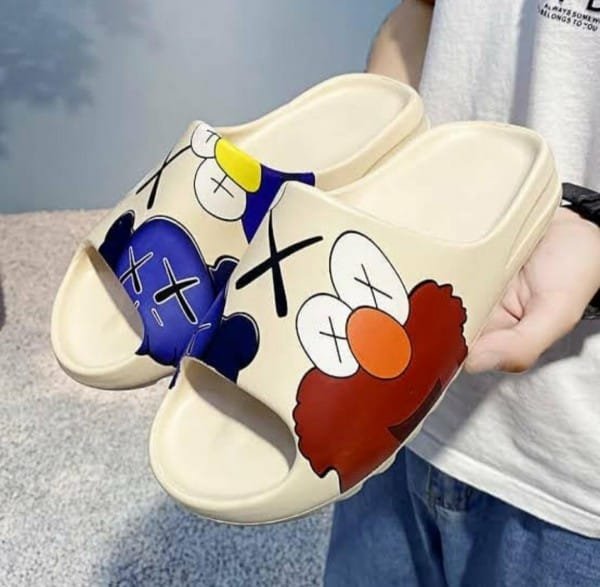 Yeezy Slides ‘Desert Sand’ Cartoon photo review