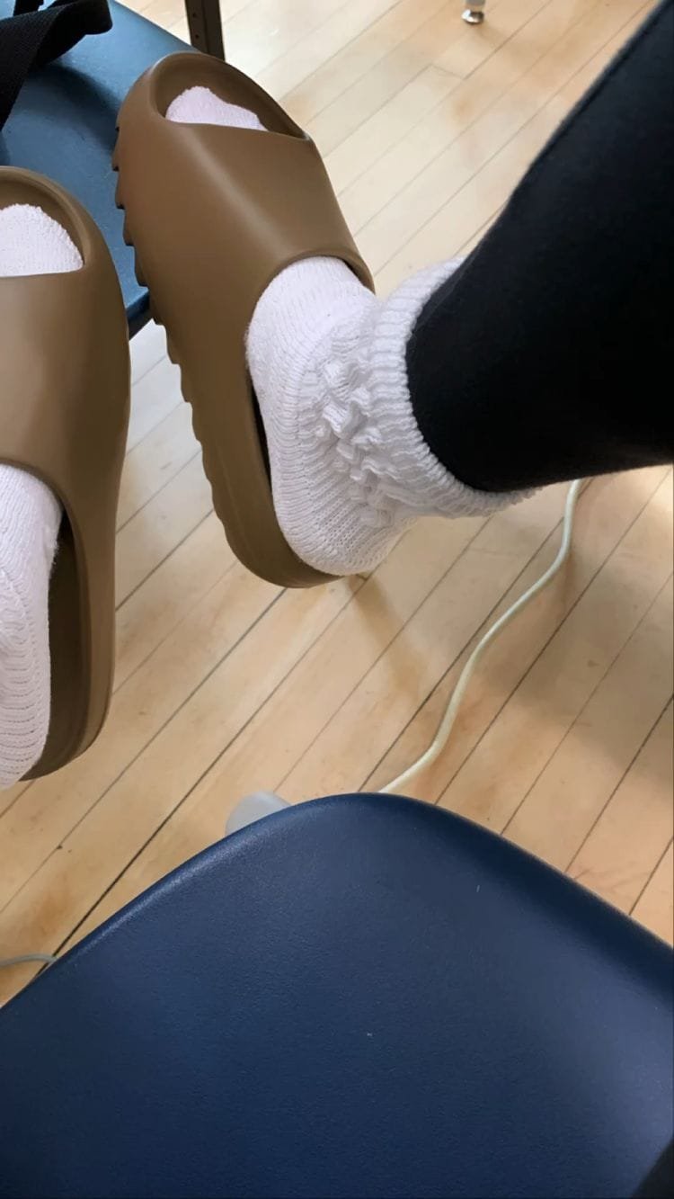 Yeezy Slides Core photo review