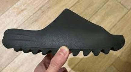 Yeezy Slide Black photo review