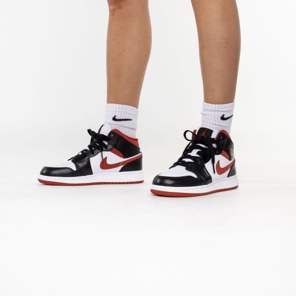 Air-Jordan-1-Mid--Gym-Red--SYRUP-1624813411_1800x1800