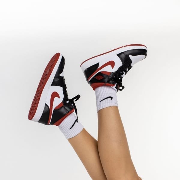 Air-Jordan-1-Mid--Gym-Red--SYRUP-1624813434_1800x1800