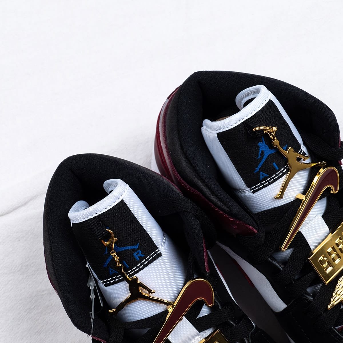 Air-Jordan-1-Mid-SE-Gold-Pendants-CZ4385-016-For-Sale-3