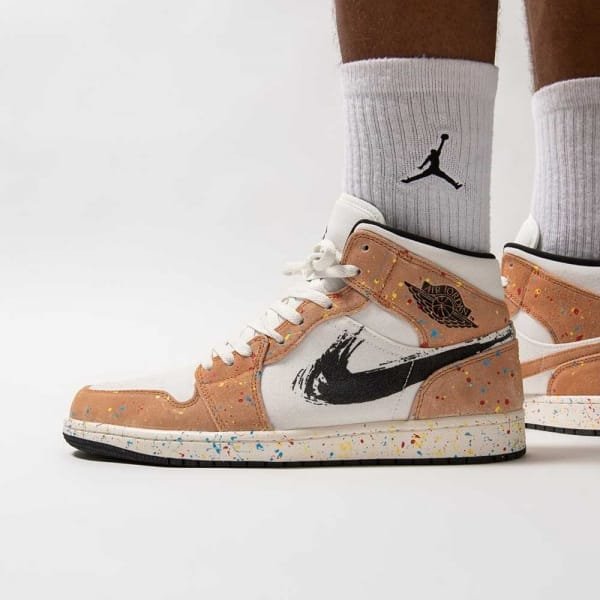 duyetfashion-nike-air-jordan-1-mid-se-brushstroke-paint-splatter-da8005-100-duyet-fashion-41