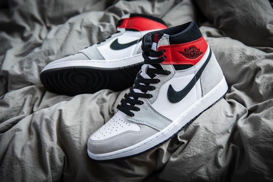 air-jordan-1-light-smoke-grey-555088-126-release-date-info-00