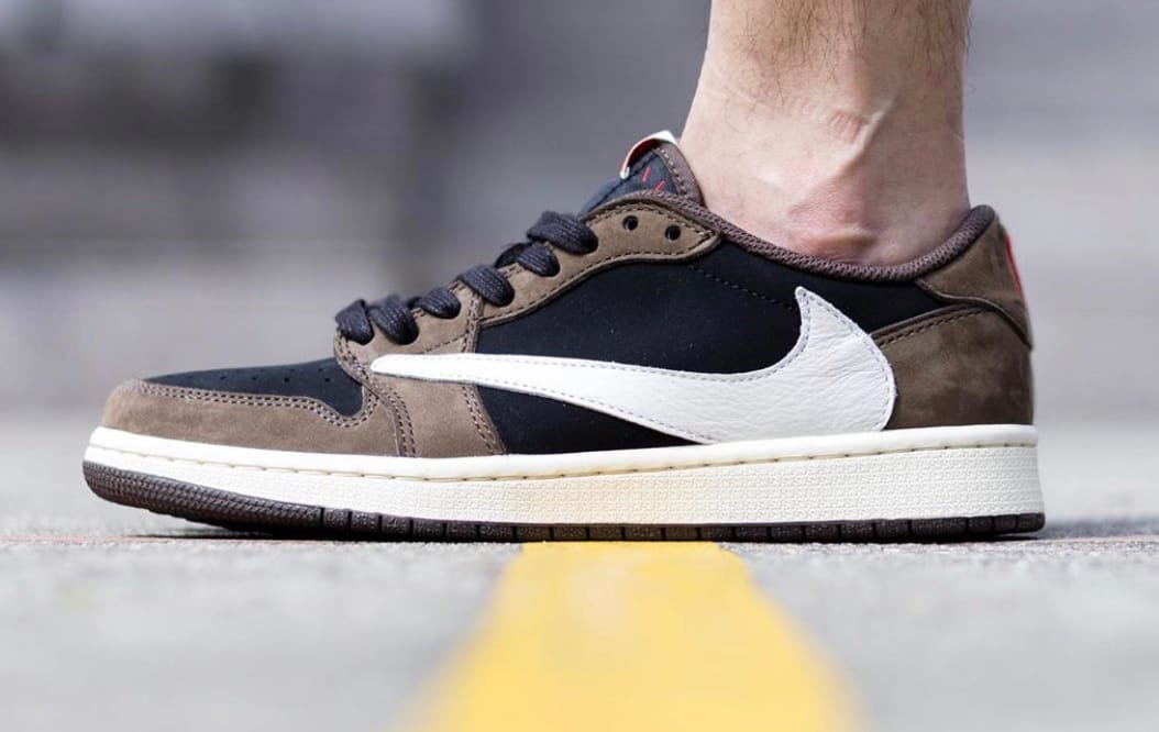 Travis-Scott-x-Air-Jordan-1-Low-Dark-Mocha