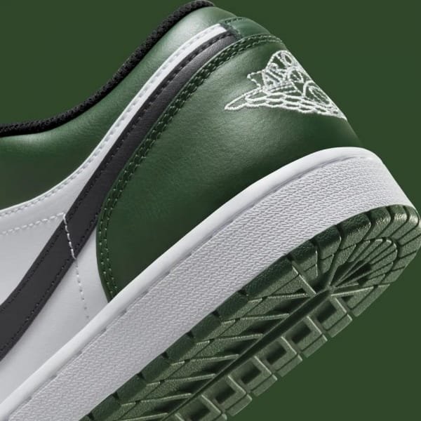 Air-Jordan-1-Low-Green-Toe-Grailify-8.jpg