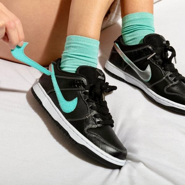 nike-sb-diamond-supply-dunk-black-03